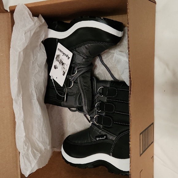 New! Boys black snow boots insulated with faux fur winter warm toddler size 8.5 - Picture 8 of 8